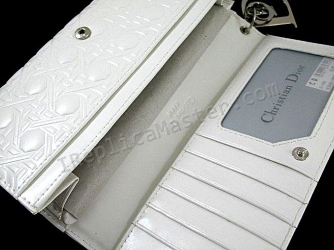Réplica Carteira Christian Dior  Clique na imagem para fechar